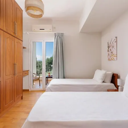 Stunning Recently Renovated In Quiet Bg-private State